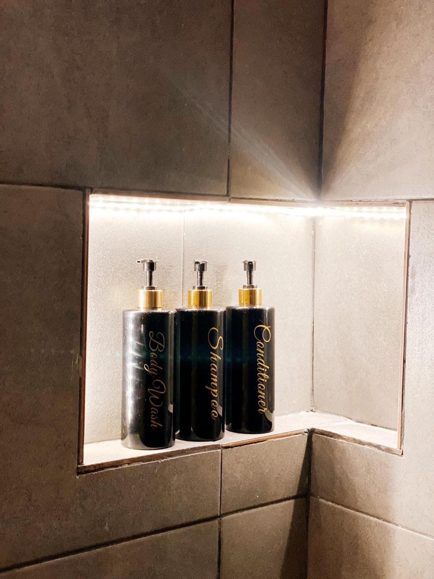 Rockinnest Hotel 엘니도 외부 사진